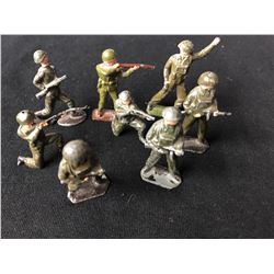 VINTAGE LEAD SOLDIERS TOY LOT