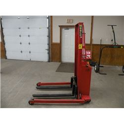 Wesco electric fork lift