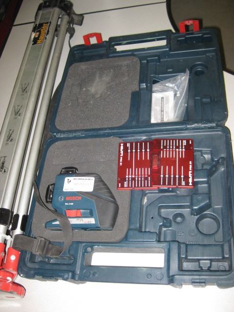 Bosch Gll3 80 Laser Level And Tripod