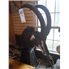Image 1 : OUTSTANDING AFRICAN SABLE/ON A STAND /FLOOR MODEL
