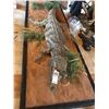Image 3 : FEATURED ITEM:14 FT AFRICAN CROCODILE ON CUSTOM FULL LENGTH CUSTOM DISPLAY BASE