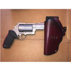TAURUS RAGING JUDGE REVOLVER w .410 3 INCH MAG/WITH CUSTOM HOLSTER