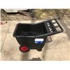 Image 2 : PLASTIC YARD CART ON 2 WHEELS