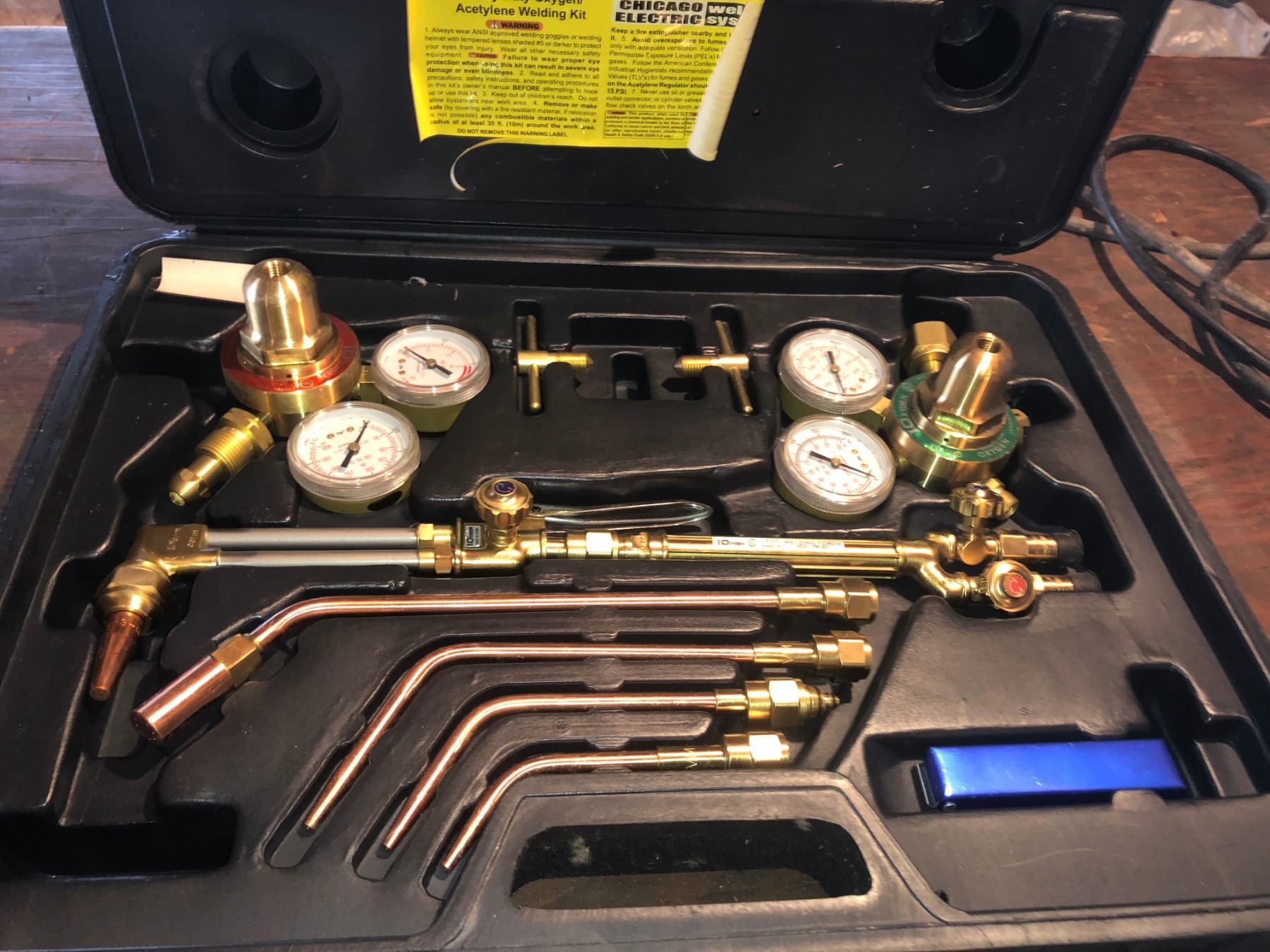 CHICAGO ELECTRIC HEAVY DUTY OXYGEN/ACETYLENE WELDING KIT
