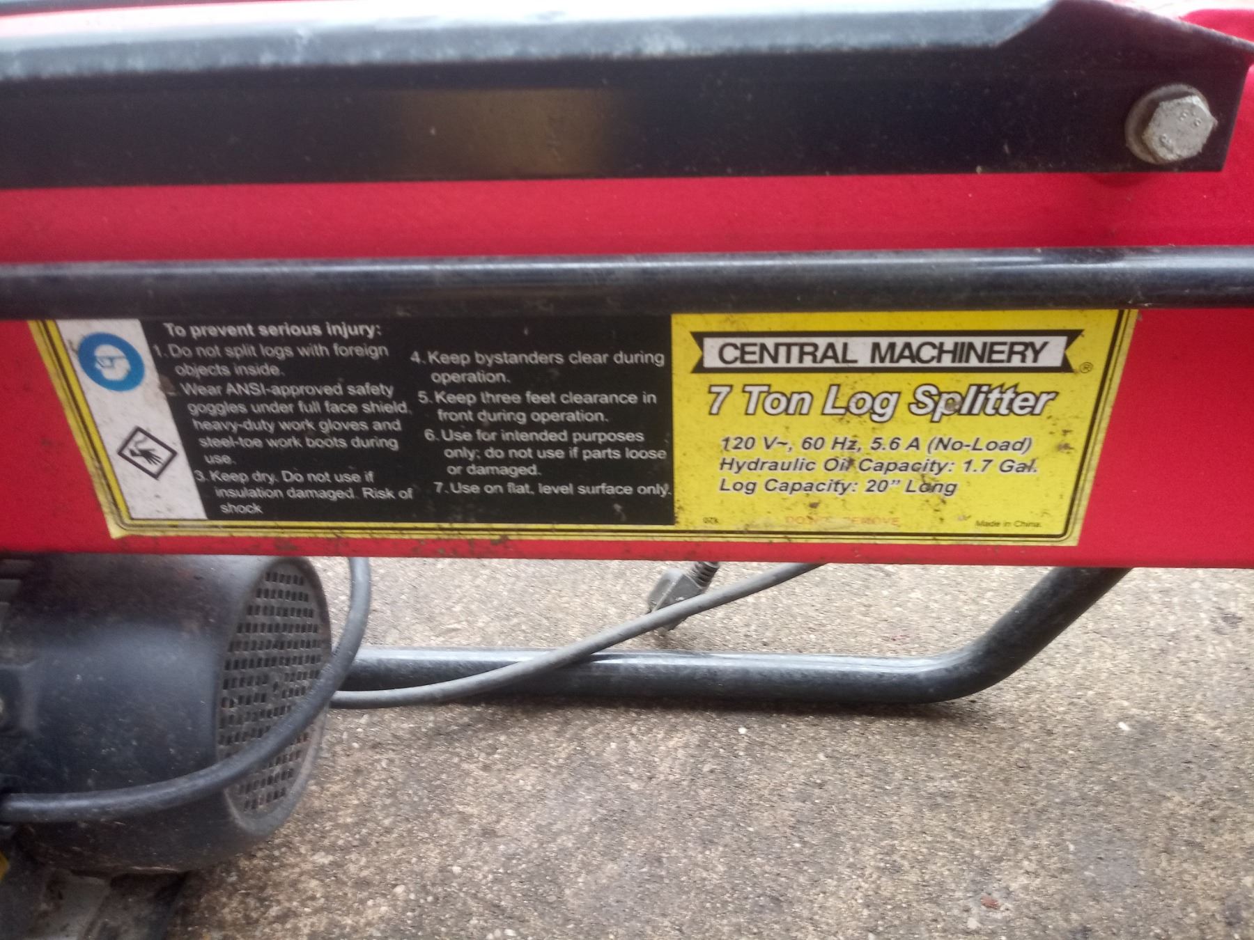 CENTRAL MACHINERY 7 TON LOG SPLITTER