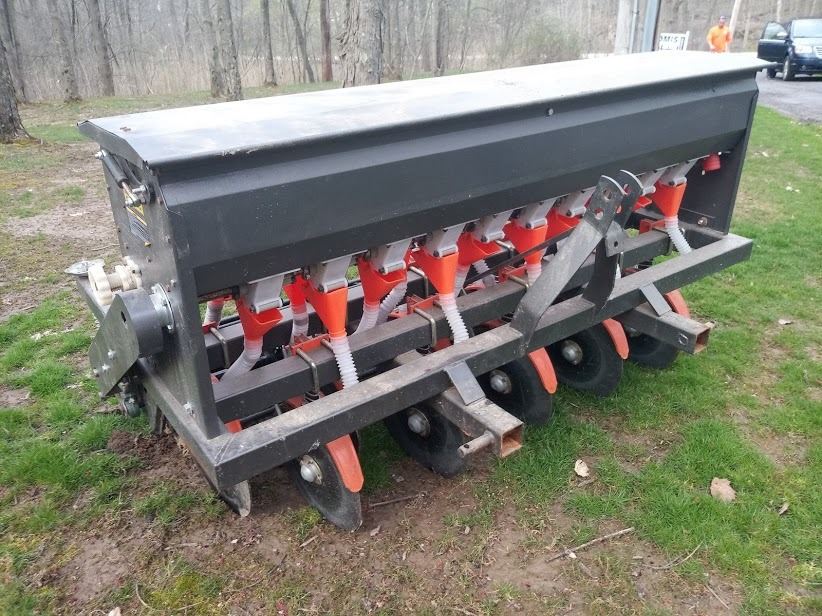 NEW 5FT 3 PT HITCH 10 HOLE GRAIN DRILL/PAID OVER 3500.00 NEW