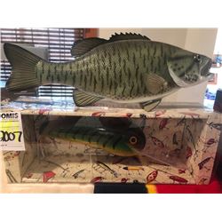 FISHING LURE NEW IN BOX & FISH