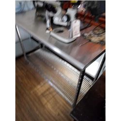 STAINLESS STEEL PREP TABLE