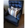 Image 2 : BLUE SWIVEL CHAIR w PILLOWS