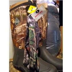 NEW NEVER WORN CAMO MUCK BOOTS SIZE 10 *NEW* w MOSSY OAK GLOVES *NEW*