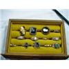 Image 1 : COLLECTION OF VINTAGE COSTUME JEWELRY INCLUDING R