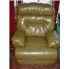 Image 1 : LOVESEAT AND MATCHING RECLINER UPHOLSTERED IN A T