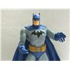 Image 5 : HUSH ACTION FIGURE WITH BATMAN STAND - BATMAN - BLUE CAPE