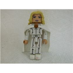 MINI FIGURE - WHITE - WITH CAPE