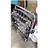 Image 1 : FOLDING RUBBERMAID CART