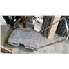 Image 2 : FOLDING RUBBERMAID CART
