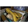 Image 1 : 4 VINTAGE PHONES