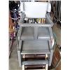 Image 2 : 3 STACKING BOOSTER SEATS