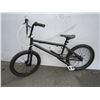 Image 1 : BLACK BMX BIKE