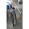 Image 1 : ROLLING TRIPOD