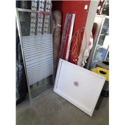 SHOWER BASE WITH GLASS SHOWER DOOR