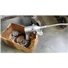 Image 1 : 2 GAUGES AND PAINT GUN