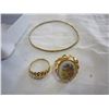 Image 2 : 10K BANGEL AND 10K STAMPED RING W/ ANTQUE GOLD TONE RING
