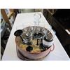 Image 1 : TIGER HAT BOX W/ WINE SET AND DECANTER