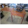 Image 1 : ANTIQUE SINGER SEWING MACHINE IN TABLE