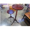 Image 1 : LOT OF 2 PLANT STANDS - SMALL AND LARGE