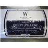Image 2 : 3 NEW BODY PILLOWS