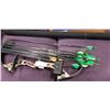 Image 2 : CAMO BEAR RECURVE BOW W/ BOLTS