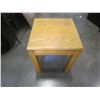 Image 2 : 13" SQUARE PINE OCCASSIONAL TABLE