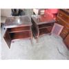 Image 2 : 2 MAHOGANY NIGHT STANDS