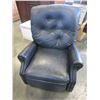 Image 1 : BLACK LEATHER RECLINER