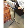 Image 1 : YORKVILLE TRIPLE GUITAR STAND