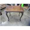 Image 1 : CARVED VINTAGE END TABLE
