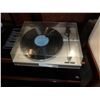 Image 2 : SANYO TP240 AUTO RETURN TURNTABLE
