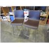Image 1 : 2 LEATHER AND CHROME BAR STOOLS
