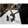 Image 1 : WOOD EAGLE AND FIGURE