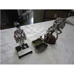 METAL KNIGHT ARMOUR LIGHTER, METAL HORSE, AND 2 METAL DISHES