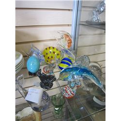 LOT OF ART GLASS FISH, BIRDS, AND EGG