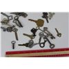 Image 4 : LOT OF VARIOUS KEYS * SOME SKELETON *