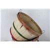 Image 2 : LOT OF 2 ROUND APPLE BASKETS