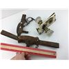 Image 2 : LOT OF 2 SMALL LEG HOLD TRAPS & DOOR KNOB