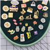 Image 6 : LOT OF ASSORTED LAPEL PINS (SASKATCHEWAN, ALBERTA, HOCKEY MOM ETC...)