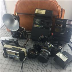 BAG OF VINTAGE CAMERAS (CANON, POLAROID)