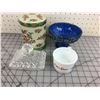 Image 1 : MISC HOUSEHOLD LOT (GLASS, SHAVING MUG ETC...)