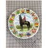 Image 1 : COMMEMORATIVE WALL PLATE (ROYAL CANADIAN MOUNTED POLICE & PROVINCES)