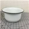 Image 1 : CHAMBER POT (WHITE ENAMEL)